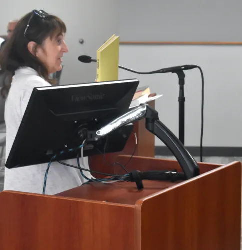 Council OKs selling surplus books to Friends of the Library after discussion on audit issue